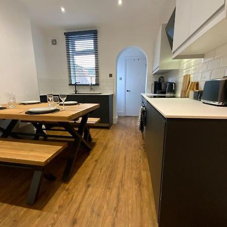 Centrally Located To The City Of Lincoln Zewnętrze zdjęcie