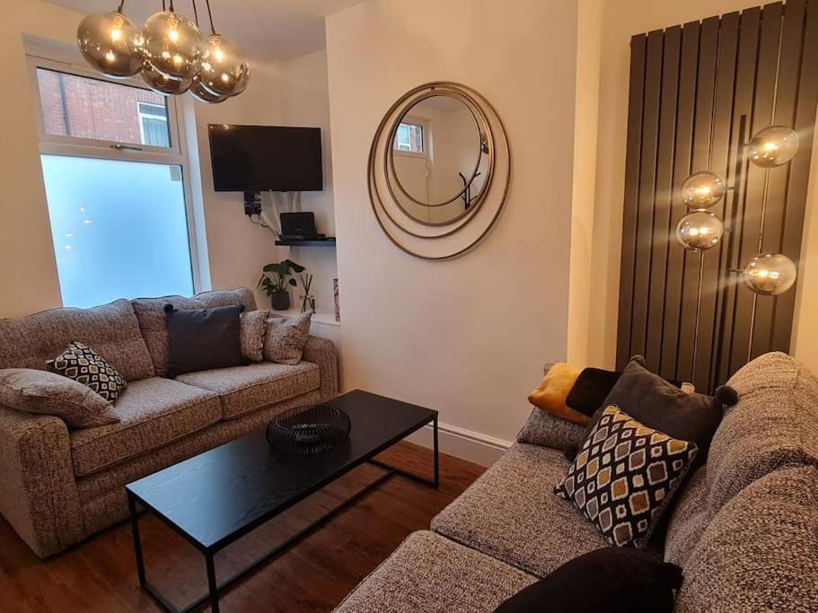 Centrally Located To The City Of Lincoln Zewnętrze zdjęcie