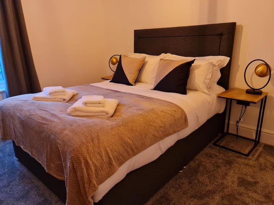Centrally Located To The City Of Lincoln Zewnętrze zdjęcie