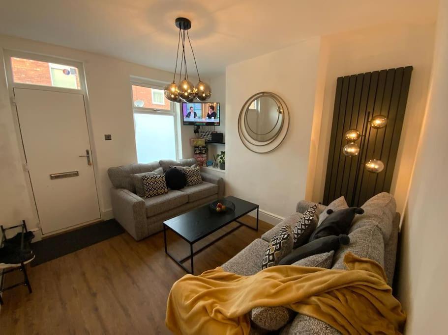 Centrally Located To The City Of Lincoln Zewnętrze zdjęcie